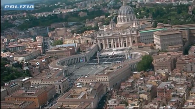 Roma, la vigilanza di San Pietro dall'elicottero della Polizia di Stato