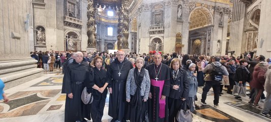 Delegación panameña  rinde homenaje póstumo al papa Francisco