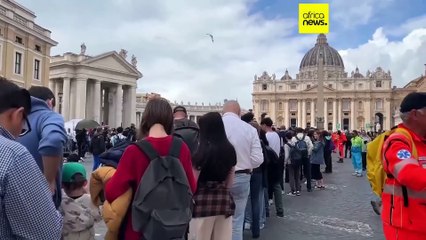 Au moins 50 000 fidèles ont déjà rendu hommage au Pape François