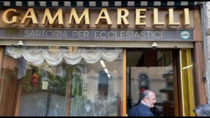 L'arte di vestire i papi: ma questa volta niente abito nuovo