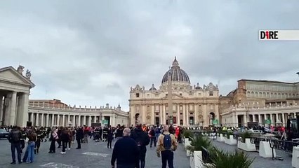 Roma - PAPA. FONTI VATICANE: GIÀ IN 50MILA PER L'OMAGGIO IN SAN PIETRO (24.04.25)