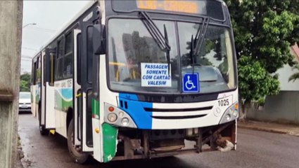 Uno e ônibus se envolvem em acidente no Centro