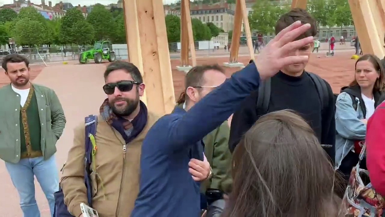 La police a du intervenir à Lyon quand un candidat aux municipales a agressé verbalement la première adjointe de la ville en pleine conférence de presse