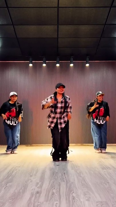 Saleemoffical presentation -ھر کڑی نوں توں مرتا #bollywood