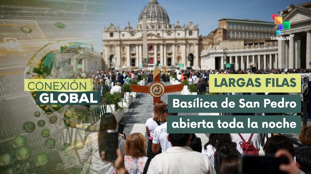 Feligreses católicos despiden al Papa Francisco