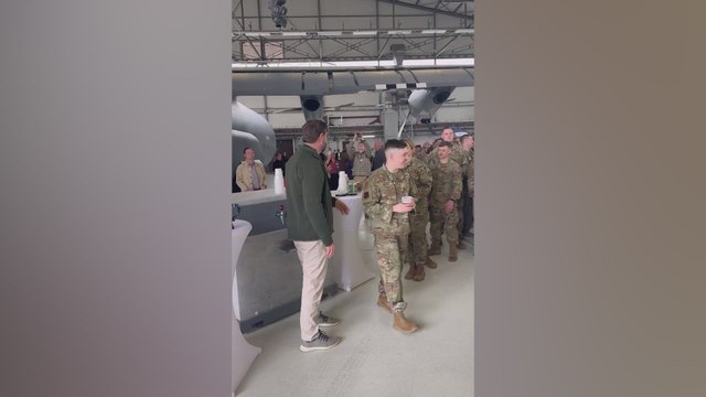 JD Vance stuns US troops in Germany by serving beer at Ramstein Air Base