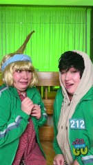 How to get your teeth clean! 🦷✨ A game with toothpaste! #comedy