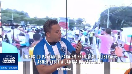 Ônibus do Paysandu para em frente ao O Liberal e Abner veste a camisa do Paysandu