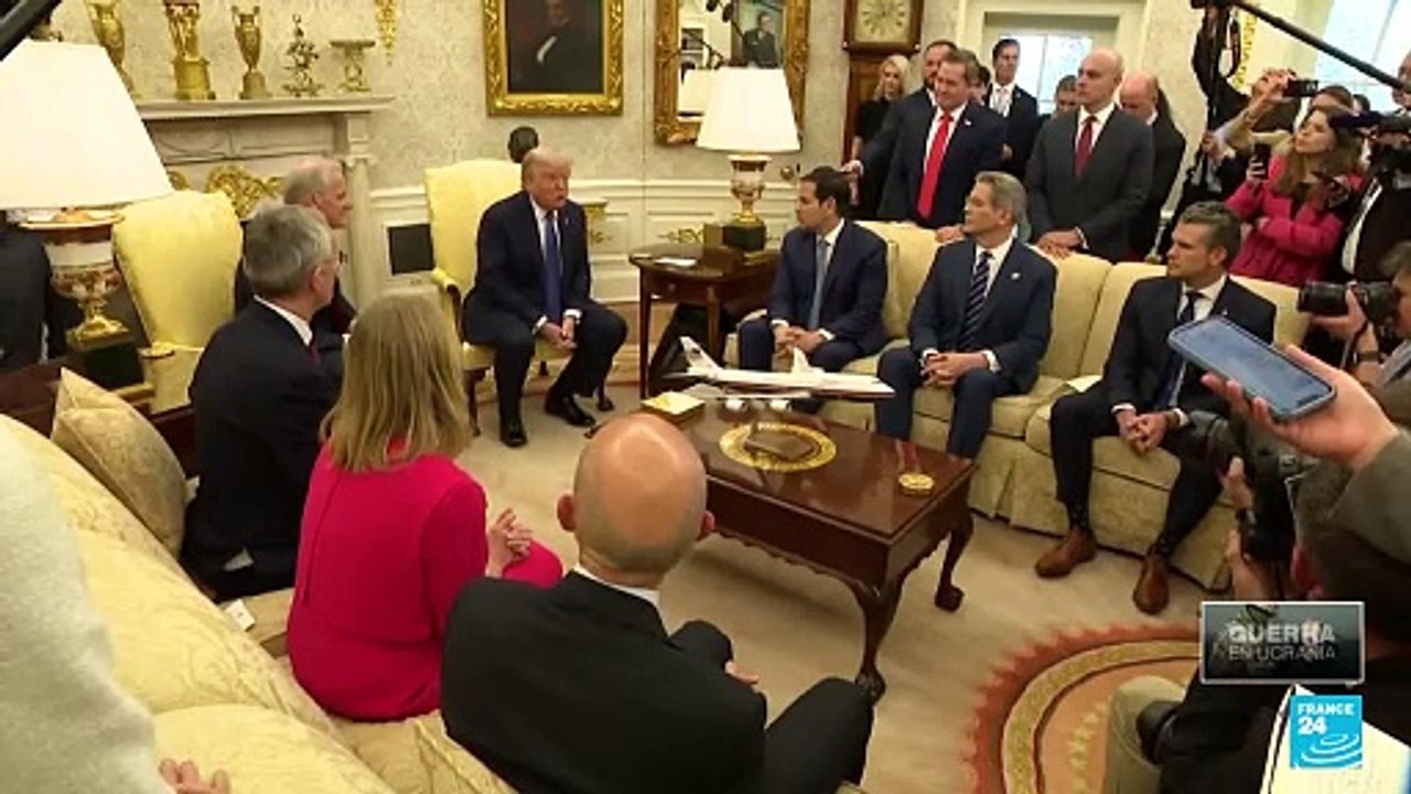Trump asegura que "presiona" a Putin para que ponga fin a la guerra en Ucrania