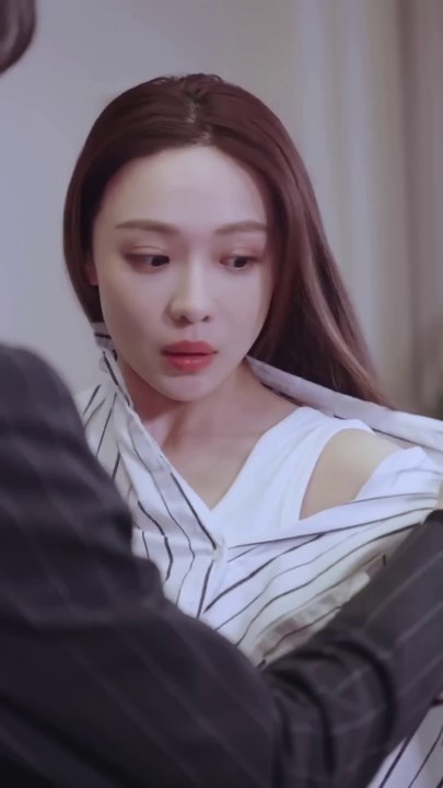 800 Years Later, She Was Bullied—But the Most Powerful CEO Became Her Shield!