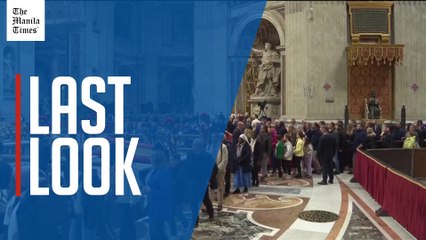 Hundreds gather at St. Peter's Basilica for glimpse of Pope Francis' body