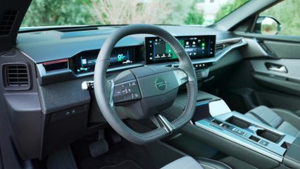 Opel Grandland PHEV Interior Design in White