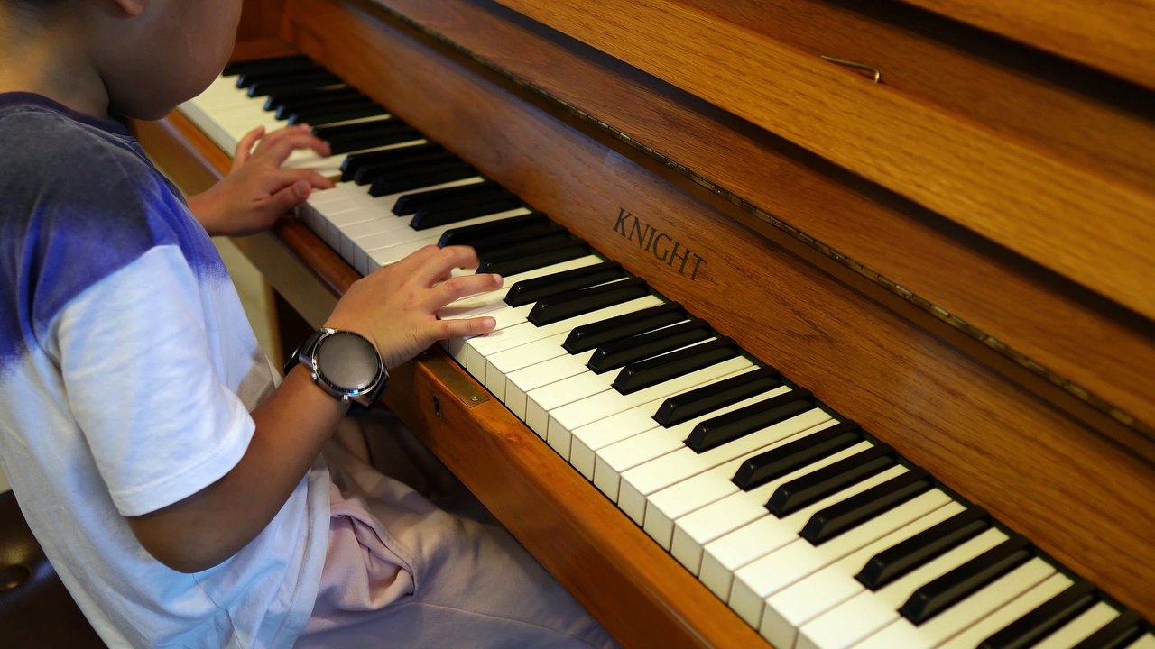 Zac Mak playing his favorite tunes by ear