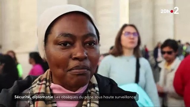 Plus de 128.000 personnes ont défilé depuis mercredi matin dans la basilique Saint-Pierre de Rome pour se recueillir devant la dépouille du pape François, annonce le Vatican