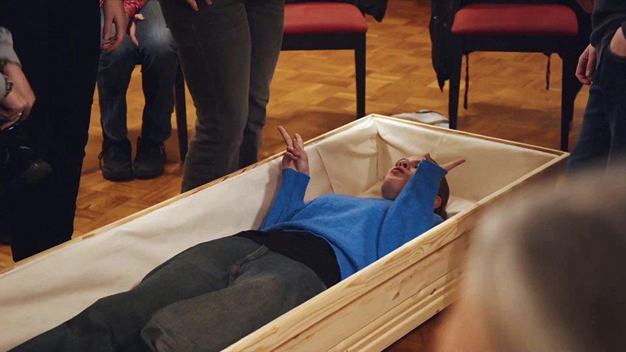 Der Tod ist ein Arschloch Trailer DF