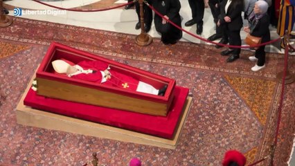 Los precios de vuelos y hoteles se disparan por la muerte del papa Francisco