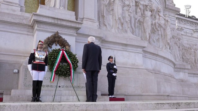 25 aprile, Mattarella depone corona d'alloro all'Altare della Patria