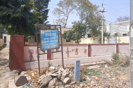 ढाई लाख की आबादी: 1 करोड़ 96 लाख की डिमाण्ड, कभी 70 लाख तो कभी 80 लाख लीटर मिल रहा है पानी