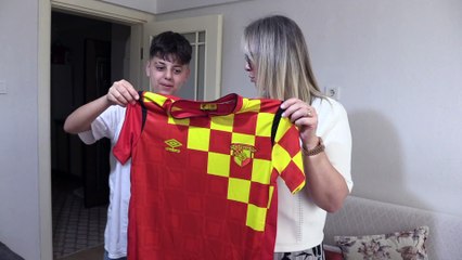 Bir gün önceden stada gizlice girmişti... Göztepe taraftarına büyük sürpriz