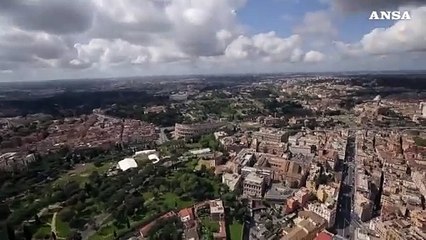 Le lunge code a San Pietro viste dall'elicottero dei carabinieri