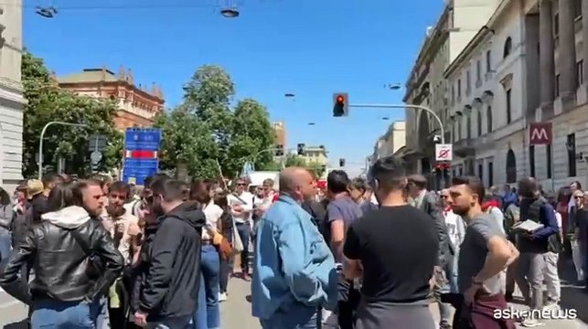 25 aprile, a Milano pronto al via il corteo, i Propal in testa