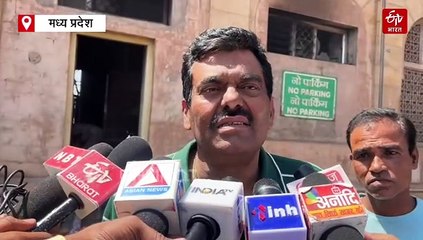 एमपी के इस रेलवे स्टेशन में अचानक मच गई भगदड़, उठने लगी आग की लपटे