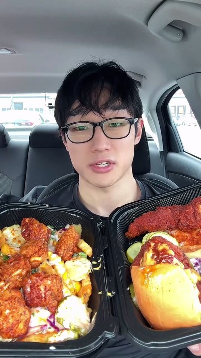Follow for more ASMR videos🌮🍟 Credits: @samw_k3 #mukbang #asmr #fastfood #asmreating