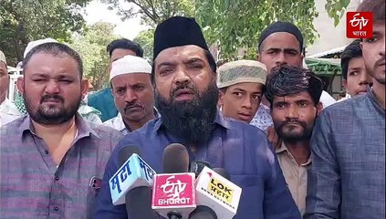 पहलगाम हल्ल्याविरोधात मुस्लिम बांधवांनी शुक्रवारी केलं काळ्या फिती बांधून नमाज पठण