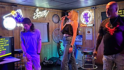 EVANESCENCE - BRING ME TO LIFE (PERFORMED LIVE AT SCOREZ)
