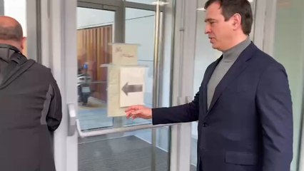 El hermano de Pedro Sánchez deja el Juzgado de Instrucción tras declarar