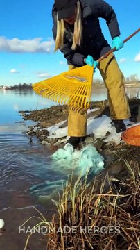 Artisan Crafts Homemade Fabric from Recycled Materials Using Traditional Methods 🌸