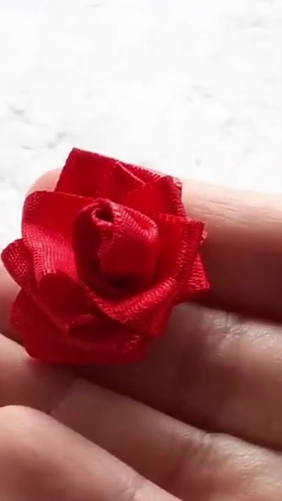 Ribbon flower / creative activity