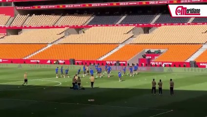 ¡El Barcelona ya entrena en Sevilla para la Final de la Copa del Rey!