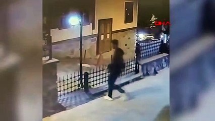 Belediye Başkanı'ndan sokak lambasını kıran kişiye: Yapma çocuğum!
