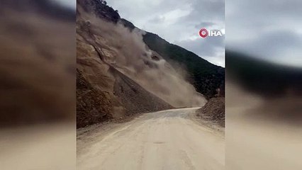 Artvin-Şavşat karayolunda heyelan