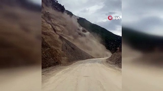 Artvin-Şavşat karayolunda heyelan
