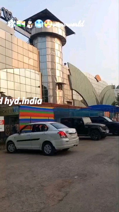 snow world in india hyderabad  theme park indoor Activity snow ❄️( in glow of snow )with family to beat the heat in summer days ..frosty experience nice cool breeze waoo