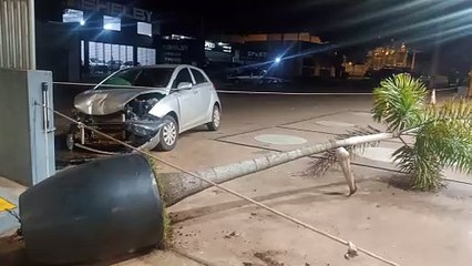 Condutor de HB20 é preso após colidir contra Corsa estacionado