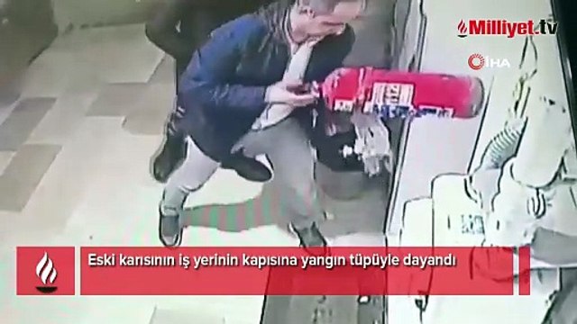Eski eşine dehşeti yaşattı! Kapıyı yangın tüpüyle kırmaya çalıştı