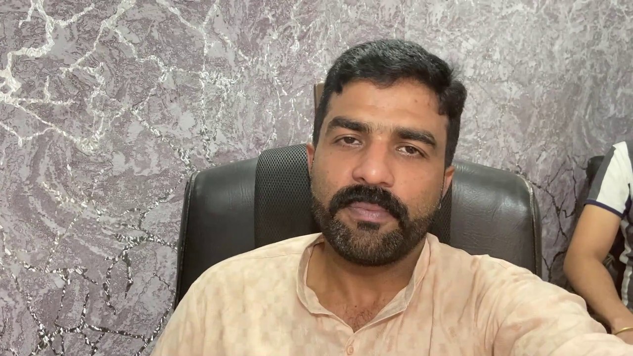 Akbar Ne Chai Par Dhamaal Dali | Akbar Ne Sunaya Surila Gana