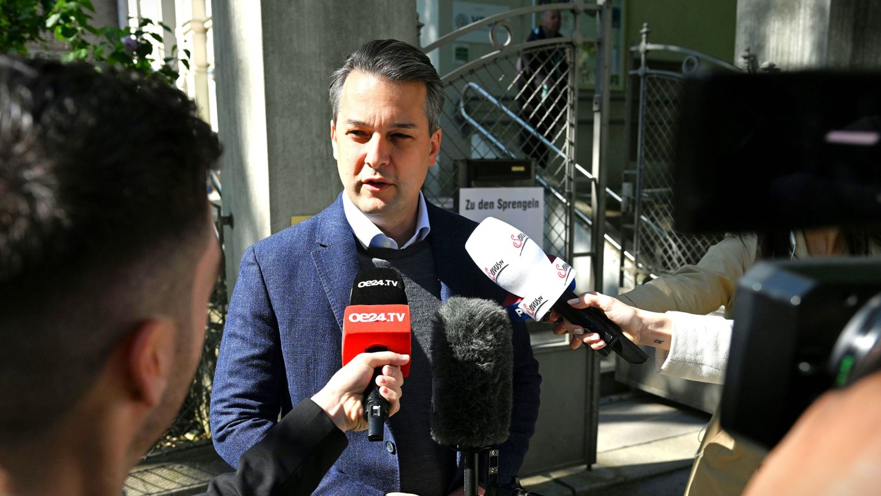 Nepp vor Wahllokal: 'Bürgermeister kann sich warm anziehen'