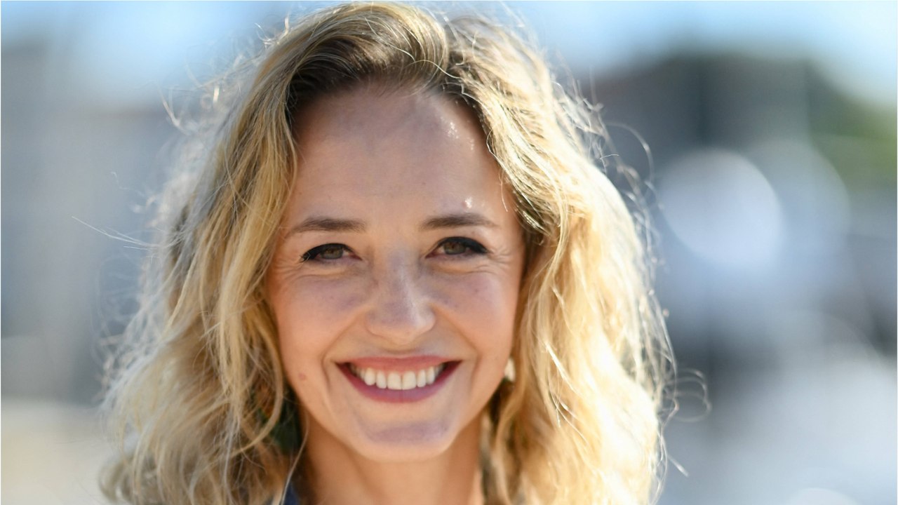 GALA VIDEO - Hélène de Fougerolles, célibataire et libre : “La solitude me convient très bien”