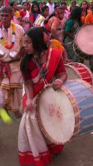 এতো সুন্দর বাজনায় শুধুই মন ছুয়ে যায়রে