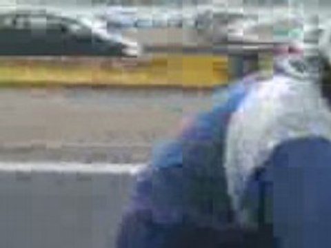 Mois sur le scoot d'un pote