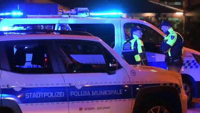 Allarme per colpi di arma da fuoco in via Mozart, trovata una pistola