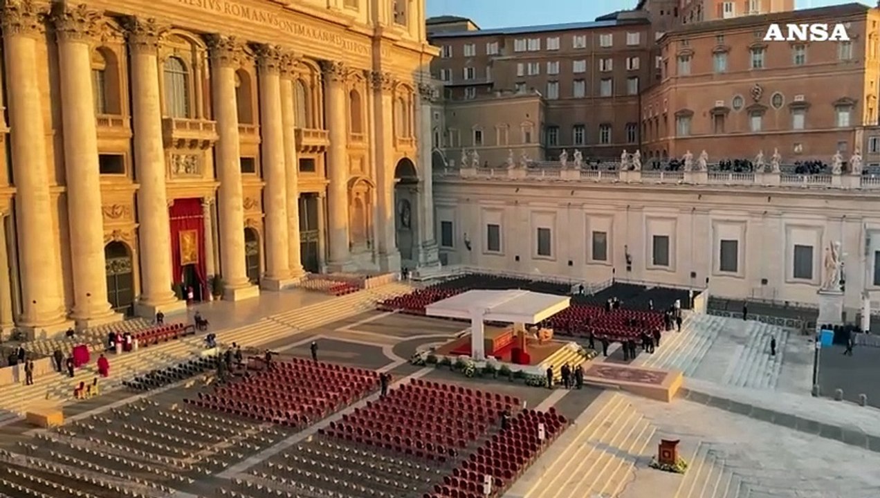 Funerali Papa Francesco, le immagini di piazza san Pietro dall'alto