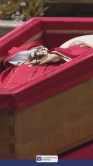 Se cierra definitivamente el ataúd del papa: así ha sido la ceremonia de 'Chisura'