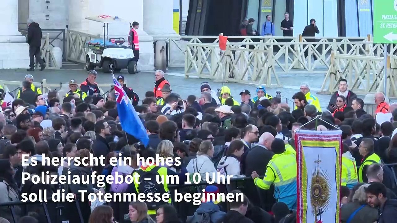 Menschenmassen strömen für Trauermesse für Papst Franziskus auf den Petersplatz