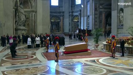 Los Reyes Felipe y Letizia velan al Papa Francisco