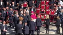 L'arrivo di Mattarella e Meloni ai funerali di Papa Francesco